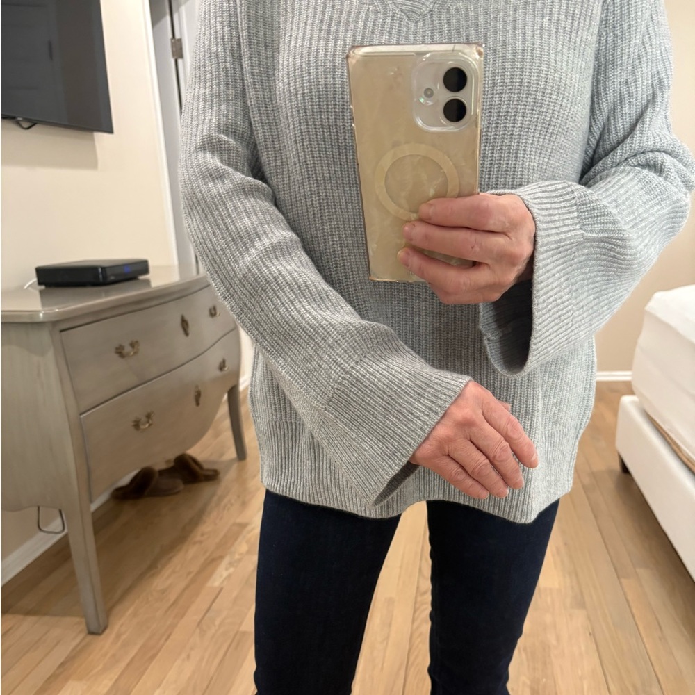 Brooks Brothers Light Gray V-Neck Ribbed Sweater - Picture 3 of 5